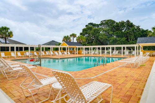 1 Mi to Pickleball and Golf Home in The Villages