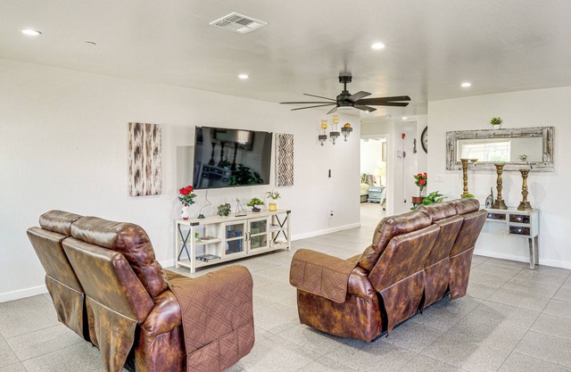 1 Mi to Rabobank Arena: Home w/Gazebo!