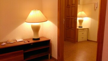 1-room apart 49 sq.m. in a 20 storey new house near the metro station "Poznyaki"