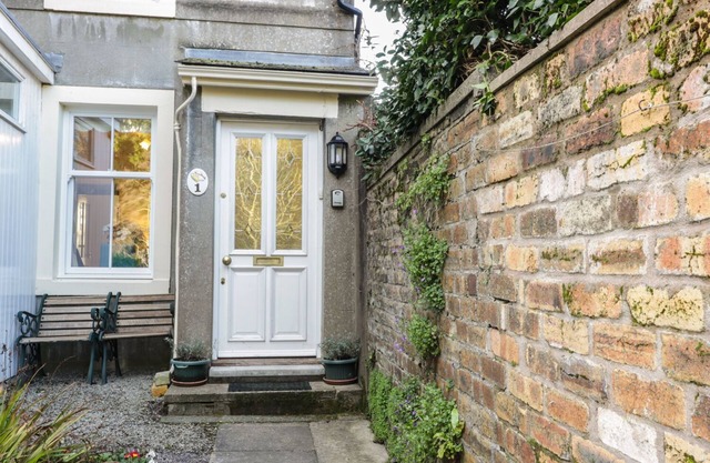 1 RUBBY BANKS ROAD, family friendly, with a garden in Cockermouth