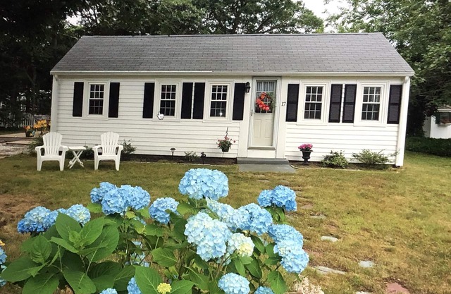 1 summerweeks left Aug 23-30 near Seagull Beach, short walk to restaurant, shops