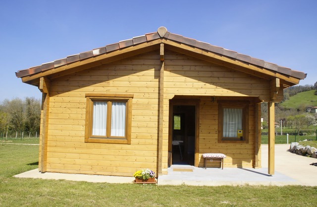 1. Wooden cabin - Satia Berri