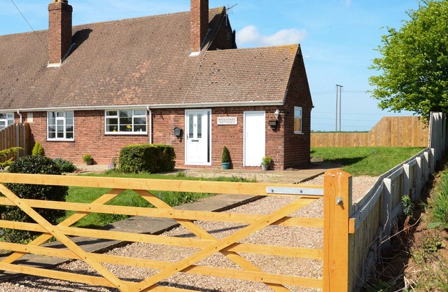 1 Woodhouse Cottages