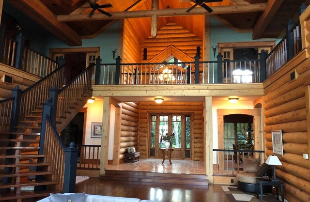 10,000 sq ft Log Home on the Bay of Green Bay - only 15 minutes to Lambeau Field