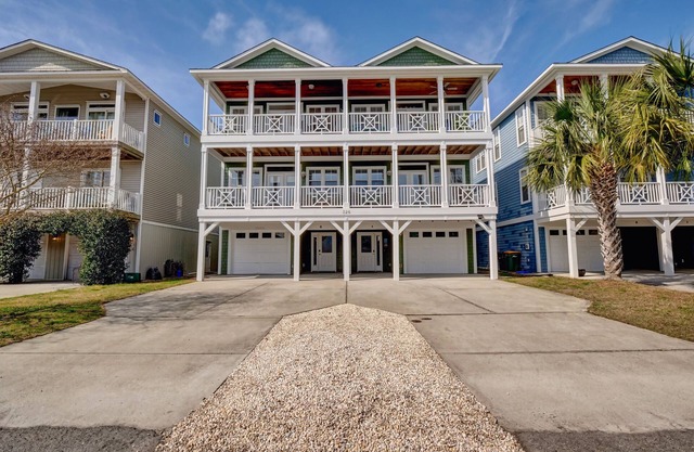 10 bedroom, 8 bath! Elevator! 2 min. to the ocean! Only thing missing is you!