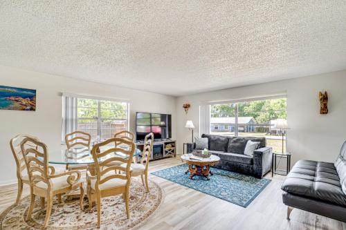 10 Mi to Dtwn Ocala Dog-Friendly Home with Fire Pit