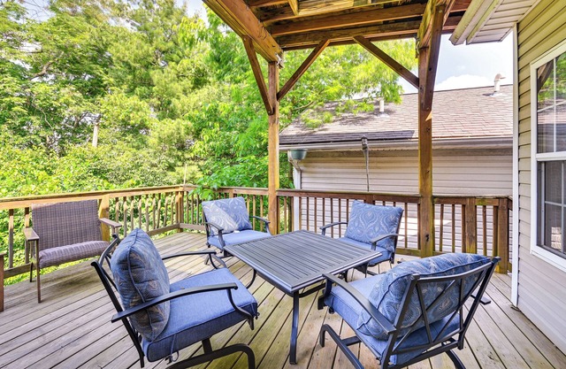 10 Mi to Keeneland: Family Home w/Deck & Yard