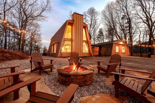 10 Min To Helen Hot Tub, Mtn Views, Game Room