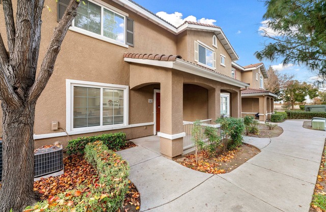 10 mins from sacramento international and downtown sacramento