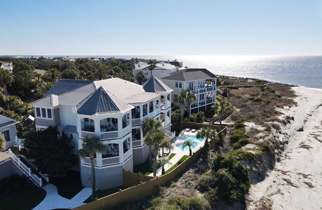 100 Ocean Blvd-Oceanfront, Pool, views of Ocean, Breach Inlet & Marsh!