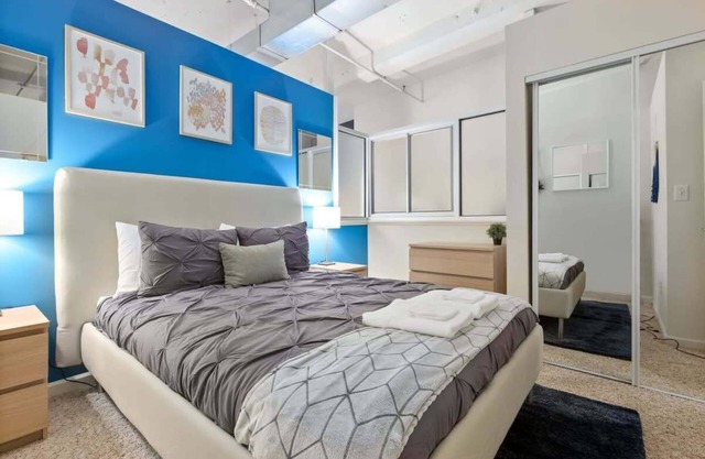 100 Year-Old Historic Brick 2BR Loft High Ceiling7