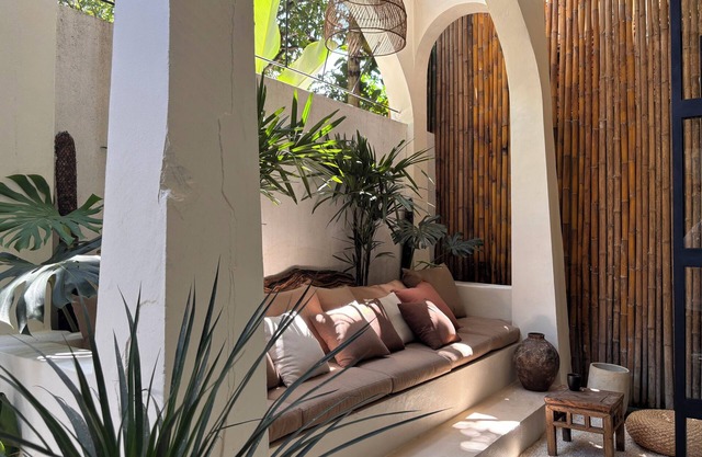 100m from night market - Casa Claudia