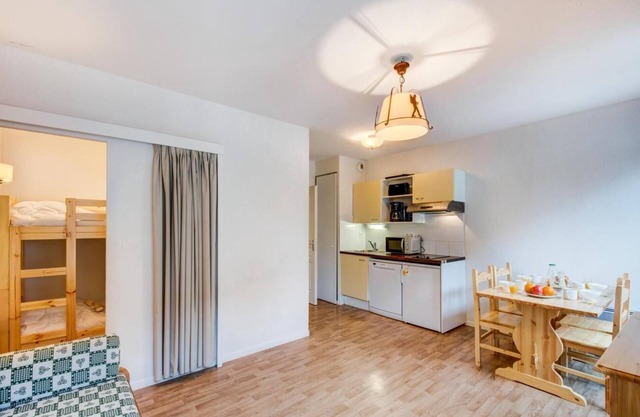 100m from ski lifts, tv, ski locker, 56m², Luchon-Superbagnères