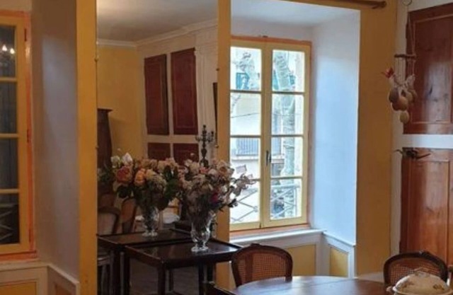 100m² apartment in townhouse in the heart of Florac