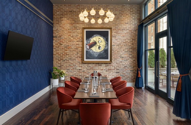 106 Jefferson Huntsville, Curio Collection by Hilton