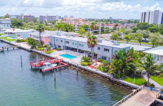 107-Waterfront-Walk to beach-Lovely