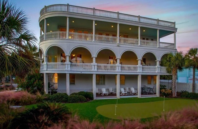 11 Bedroom, Pool, Hot Tub, Pool Table, Elevator, Putting Green - Sea Palace