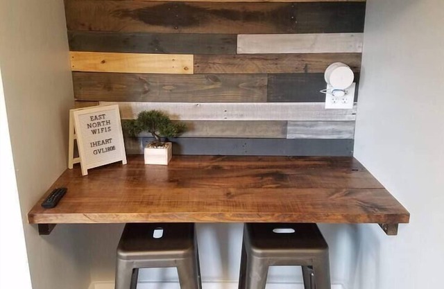 11 Cozy Corner Apartment-couples or solo trvlers