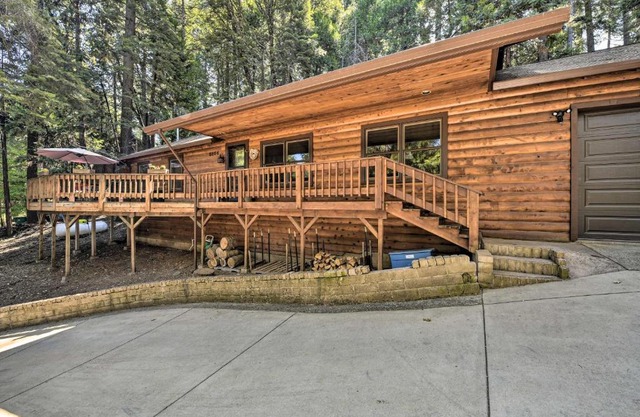 11 Mi to Apple Hill Pollock Pines Resort Cabin