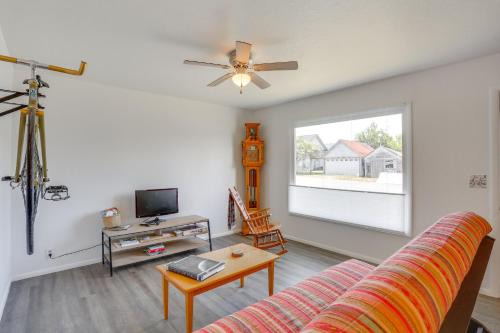 11 Mi to Arcata Bay Home with Garden in Blue Lake!