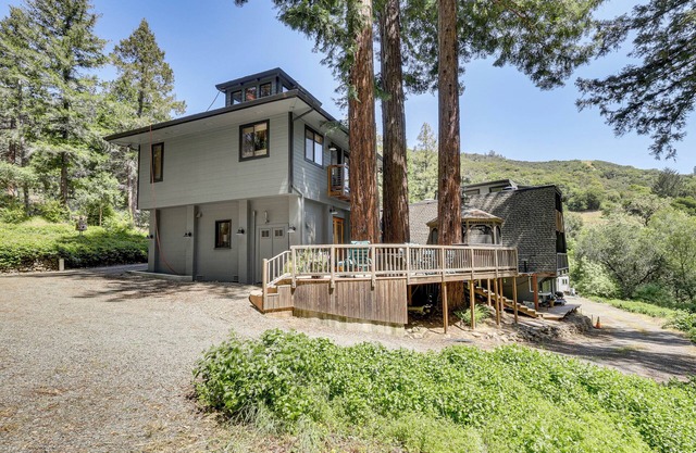 11 Mi to Downtown Napa: Wine Country Cottage