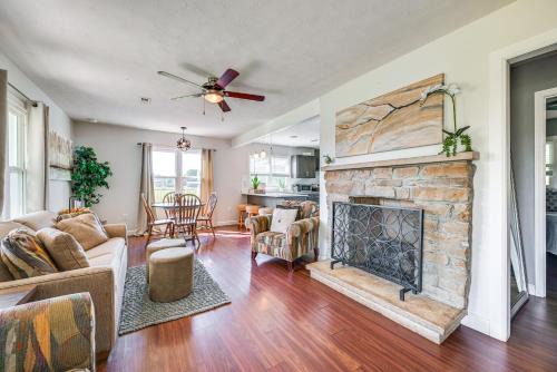 11 Mi to Lake Rural Family Getaway with Fire Pit!