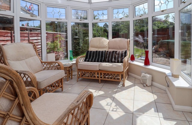 11 OVERDALE AVENUE, pet friendly, with open fire in Heswall