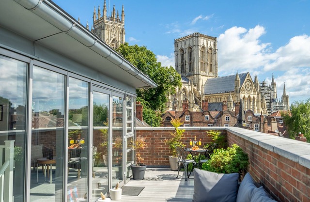 11 Stonegate Court - a family break that sleeps 4 guests in 2 bedrooms