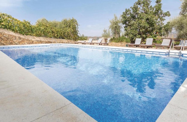 13 Bedroom Cozy Home In Sayalonga