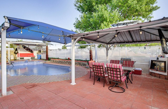 13 Mi to Downtown El Paso: Home w/Game Room & Bar