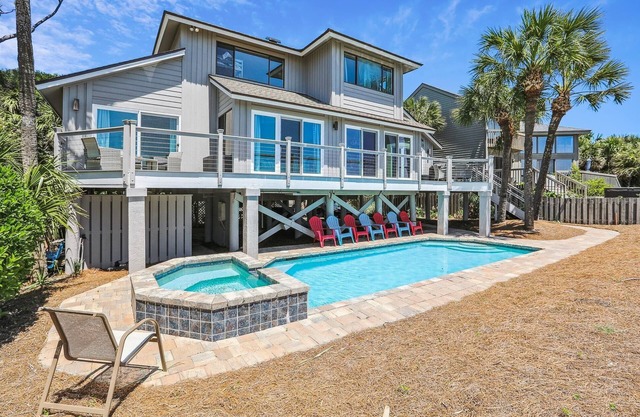 133 Dune Ln, Oceanfront, Pool, Free Golf, Bike or Walk to Coligny, Pickleball