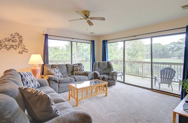 13C - Fairway Villa overlooking Oyster Bay Golf Links