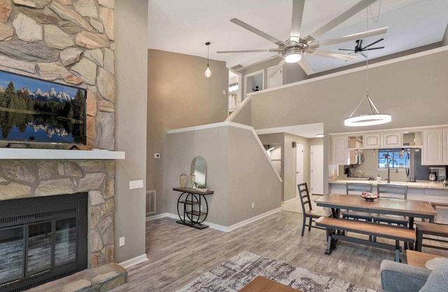 143 Harbor Lights Drive in Keowee Key