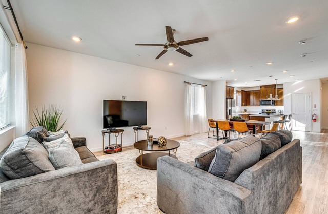 15 Mi to Dtwn Sacramento: Newly Built Home!