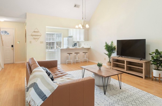 15 Min to Mobile (Golf Course & Pool and Nearby Beaches)