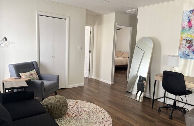 15 min to Purdue w/fenced yard