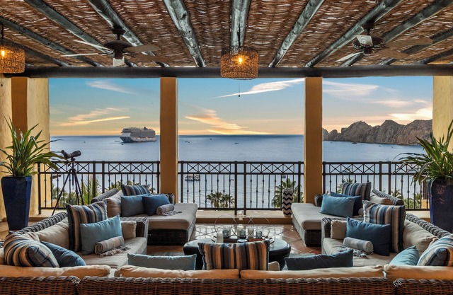 ¡15% OFF! Lux 4BD PH in Private Beachfront Resort in Cabo, Five-Star Service