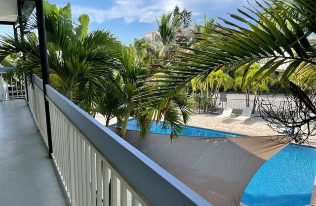 15 · Surf n Sand Studio Apartment by the Water 15