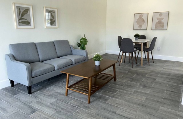 16 · Bay Apartment 16