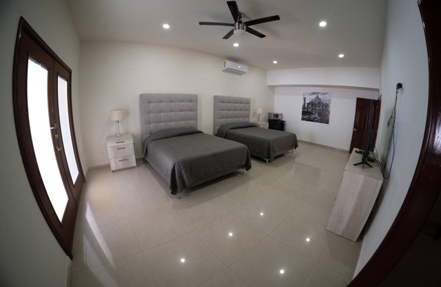 16, Suite with Jacuzzi