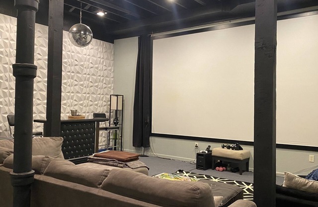 160" Movie Theater! Great For Movie Nights!