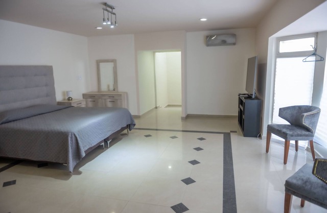 17, Suite for two people