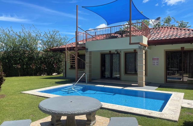 175 MBPS internet, private pool, golf, beaches and Ojochal