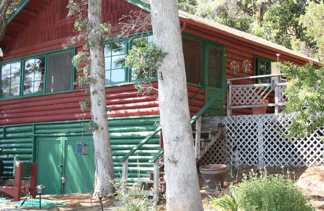 1930's Rustic Cabin on Private Honeymoon Cove Estate Sleeps 11