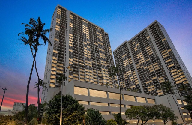 19th Floor Condo with Lanai & Sea Views - FREE Parking! by Koko Resort Vacation Rentals