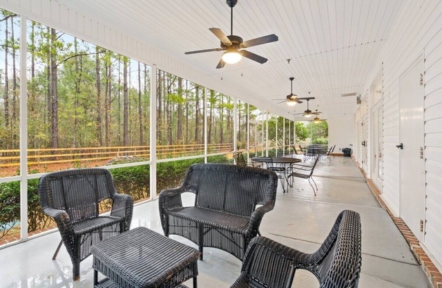 1B Aprtment at Oak + Fountain #1