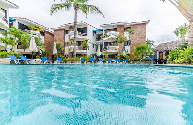 1BD guest-friendly condo in central Sosua, pool/Wi-Fi/cable TV