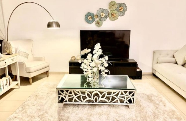 1Bhk Awesome Seaview Holiday Home on JBR Beach