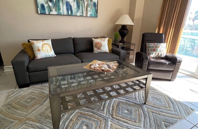 1BR-1B Beachfront Condo.The best value in Clearwater Beach, Regatta Beach Resort