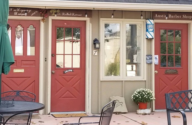 1BR, 1BA Suite